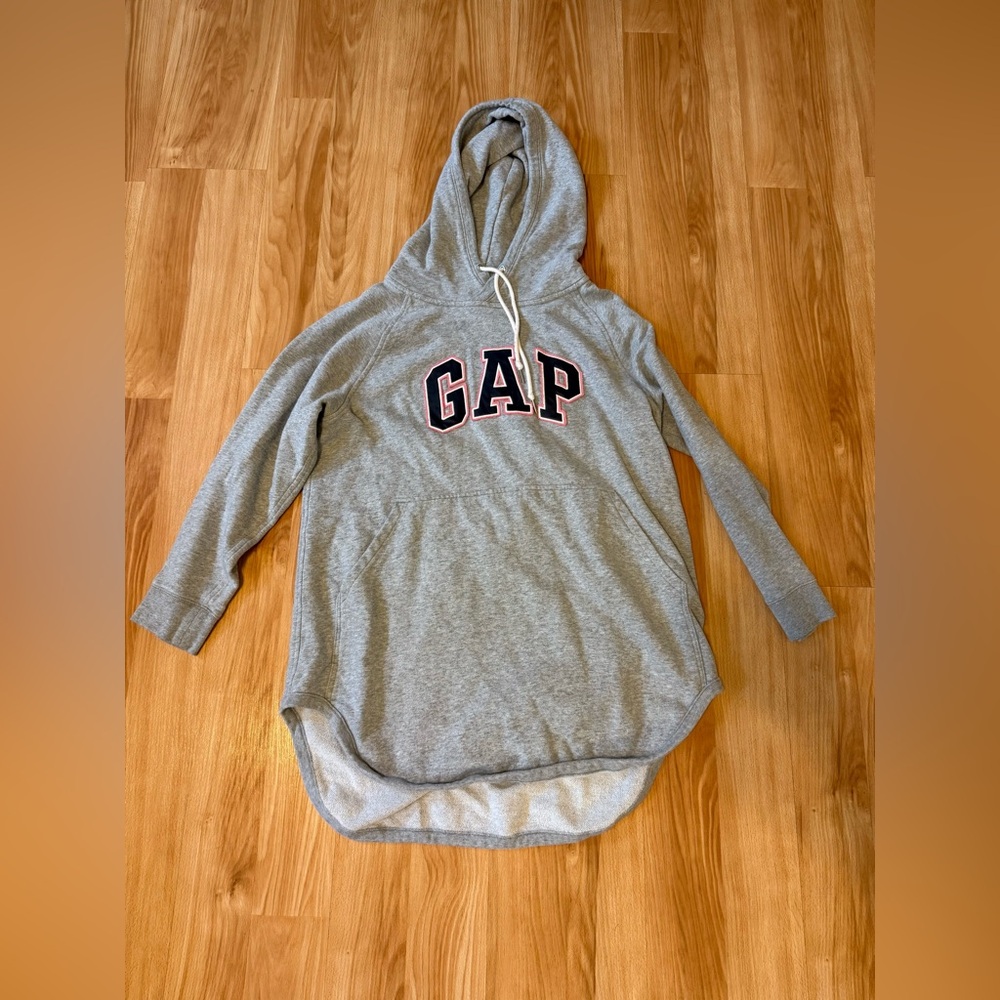 GAP Heather Gray Sweatshirt